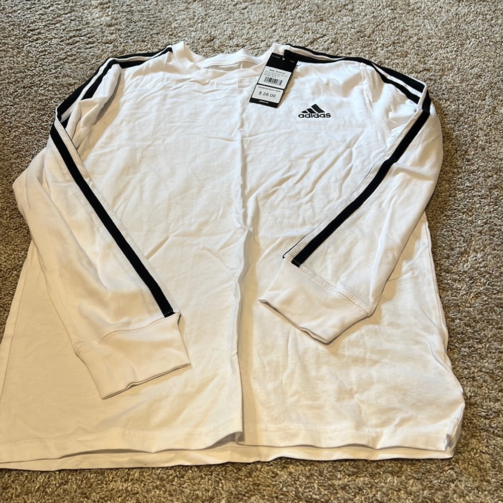NWT long sleeve boys medium adidas t- shirt.size 10-12